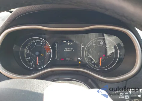 2017 Jeep Cherokee Latitude 4X4 from USA, damaged, VIN 1C4PJMCS2HD240204